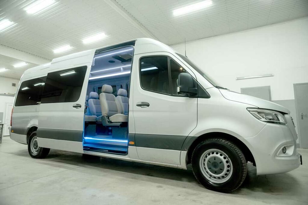 Executive Minibuses for Airport and Luxury Transfer - Minibus Taxi